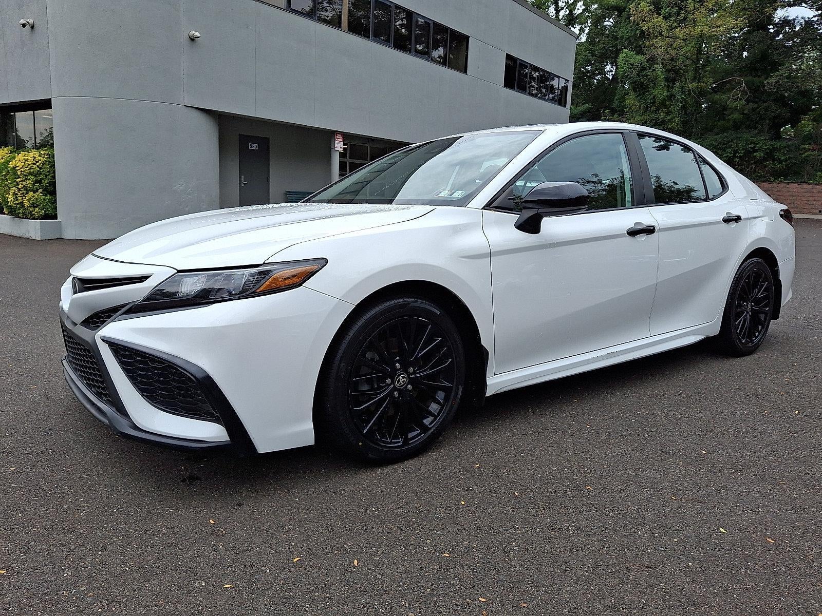 2021 Toyota Camry SE Nightshade Auto (Natl)