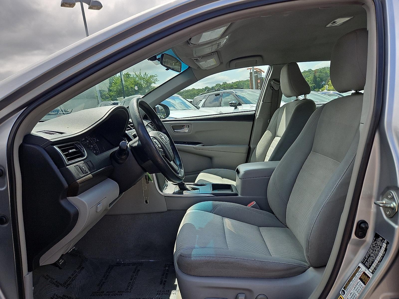 2015 Toyota Camry 4dr Sdn I4 Auto LE (SE)