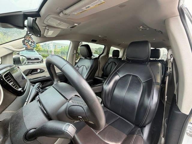 2023 Chrysler Pacifica Touring L FWD