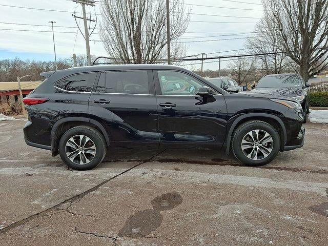 2022 Toyota Highlander XLE AWD (Natl)