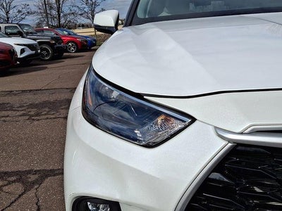 2025 Toyota Highlander XLE AWD (Natl)