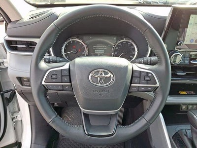 2025 Toyota Highlander XLE AWD (Natl)