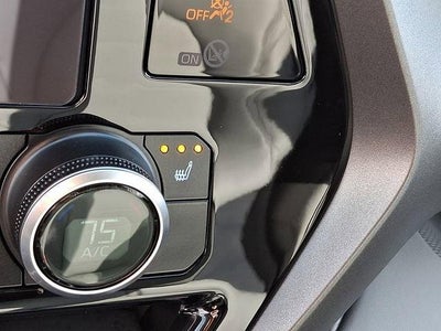 2025 Toyota Highlander XLE AWD (Natl)