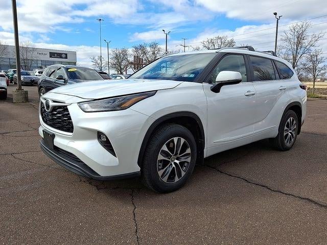 2025 Toyota Highlander XLE AWD (Natl)