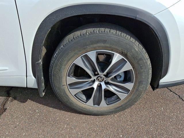 2025 Toyota Highlander XLE AWD (Natl)