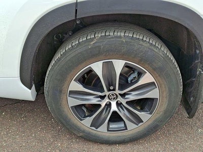 2025 Toyota Highlander XLE AWD (Natl)