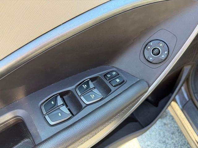 2017 Hyundai SANTA FE SE 3.3L Auto