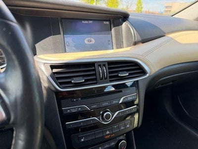 2018 INFINITI QX30 Premium AWD