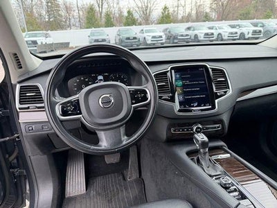 2017 Volvo XC90 T6 AWD 7-Passenger Momentum