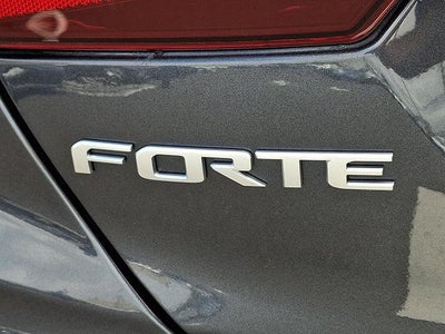2023 Kia Forte LXS IVT