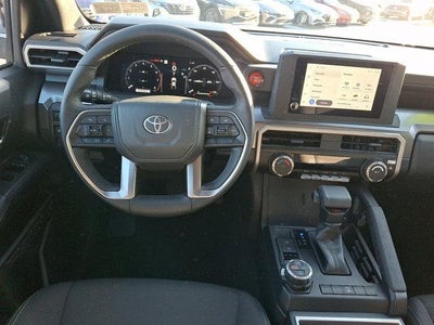 2025 Toyota Tacoma 4WD 4WD SR Double Cab 5' Bed AT (GS)