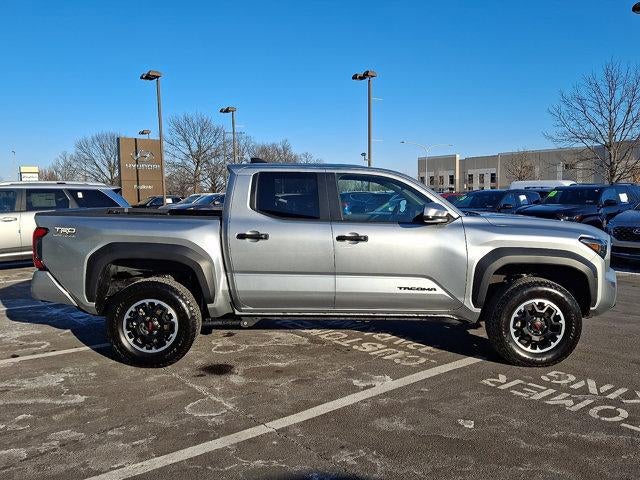 2025 Toyota Tacoma 4WD 4WD SR Double Cab 5' Bed AT (GS)
