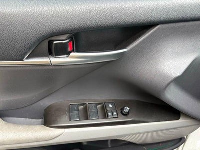 2024 Toyota Camry SE Auto (SE)