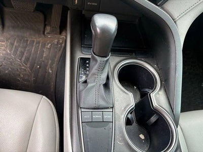 2024 Toyota Camry SE Auto (SE)