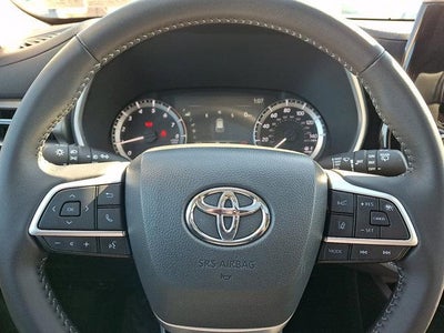 2025 Toyota Highlander XLE AWD (Natl)