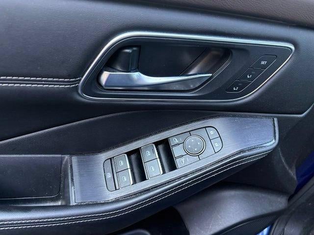 2022 Nissan Rogue AWD Platinum