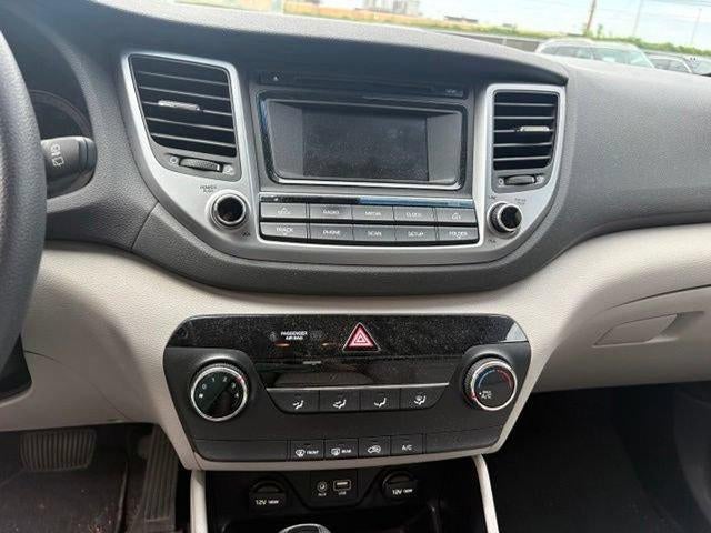 2016 Hyundai TUCSON AWD 4dr SE