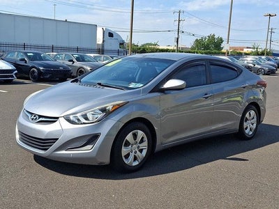 2016 Hyundai ELANTRA 4dr Sdn Auto SE
