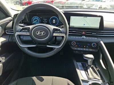 2025 Hyundai ELANTRA SEL Convenience IVT