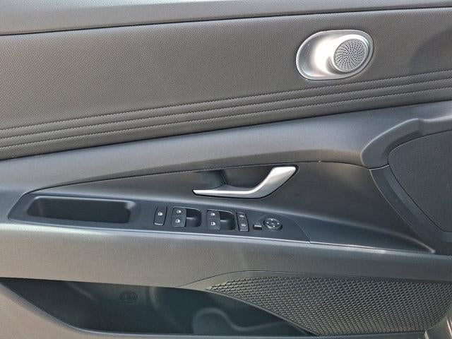 2025 Hyundai ELANTRA SEL Convenience IVT