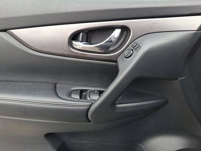 2016 Nissan Rogue FWD 4dr SV