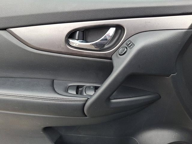 2016 Nissan Rogue FWD 4dr SV